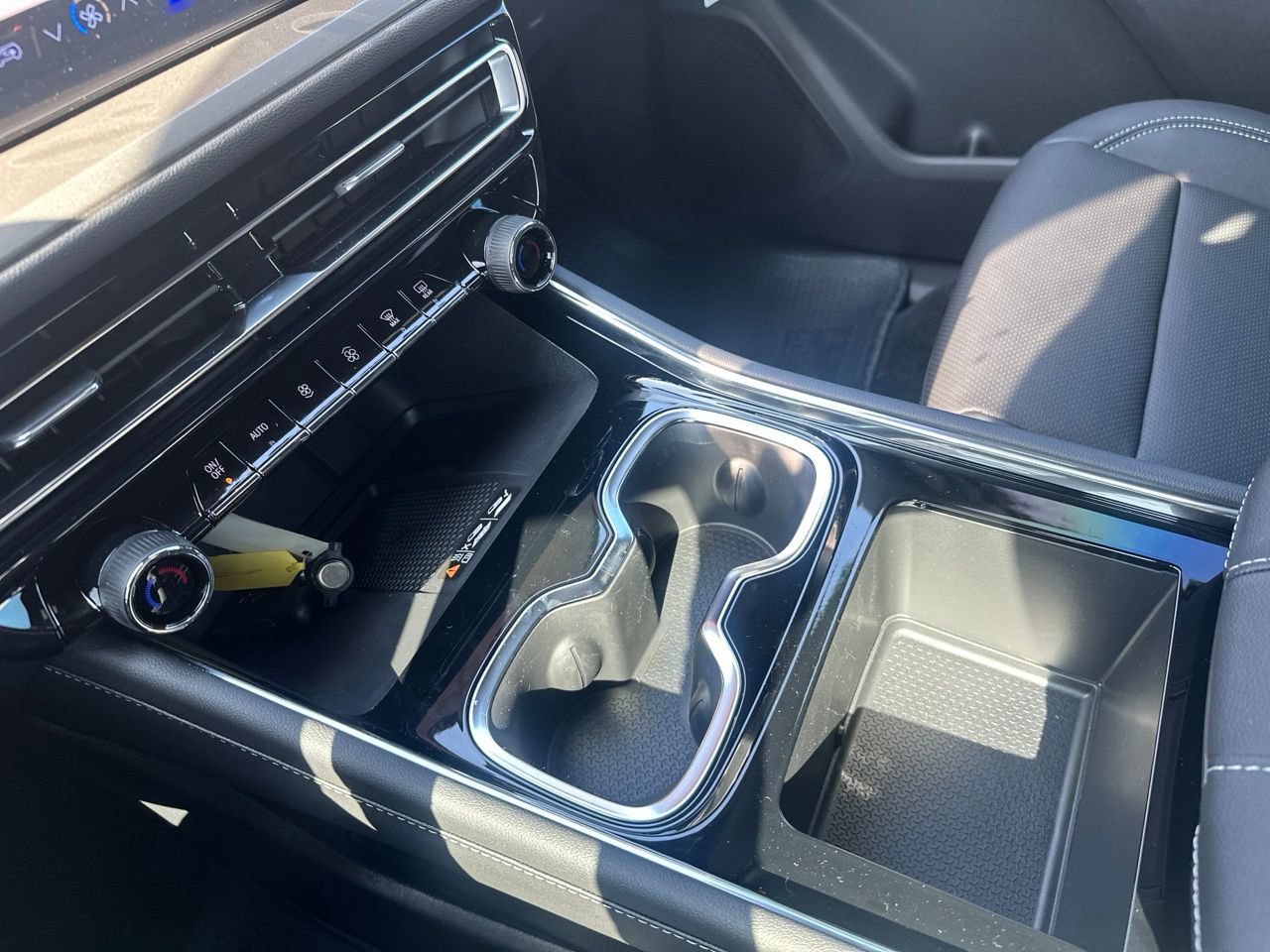 2027 Chevrolet Traverse LT, photo 23