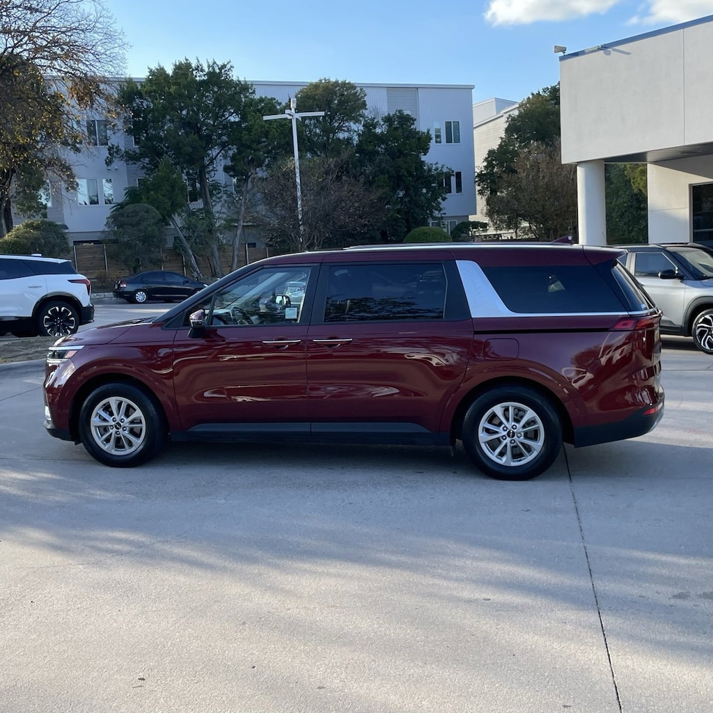 Used 2023 Kia Carnival LX MPV