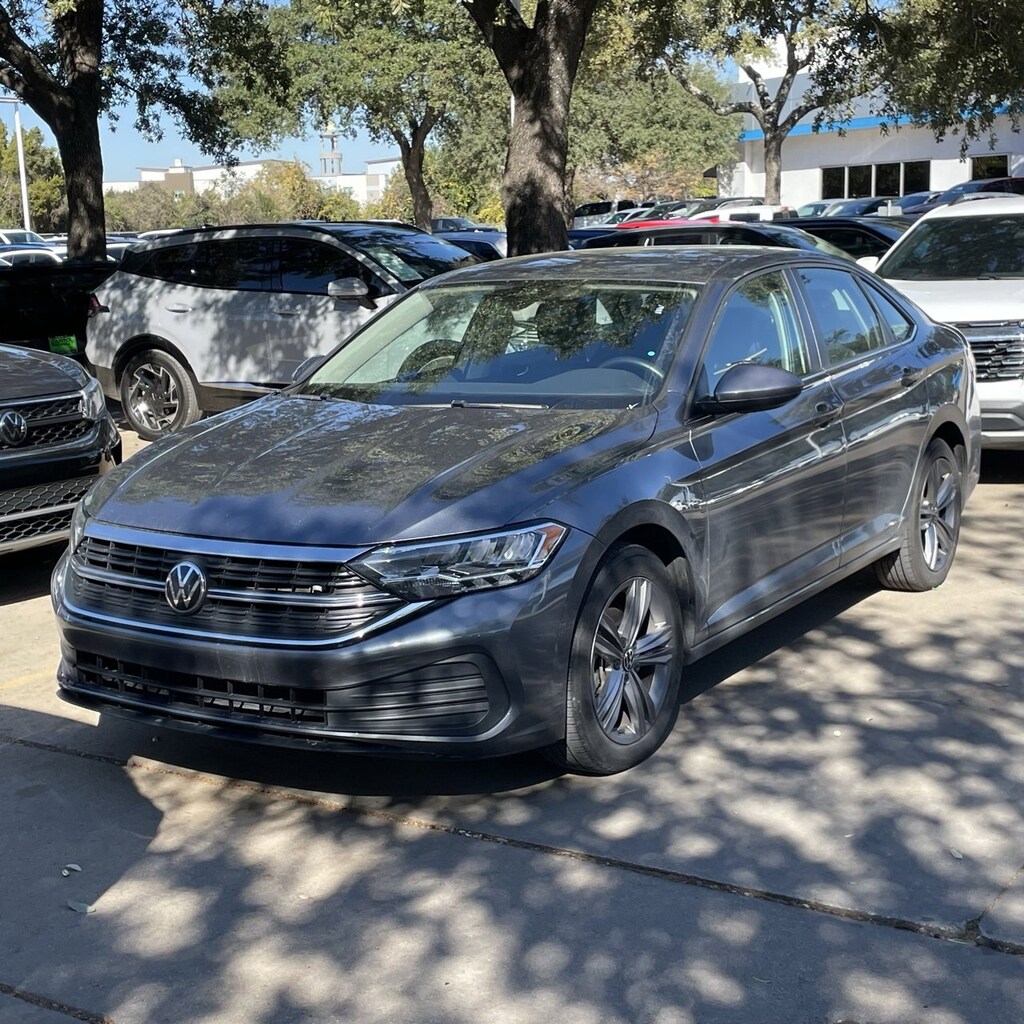 Used 2024 Volkswagen Jetta SE Sedan