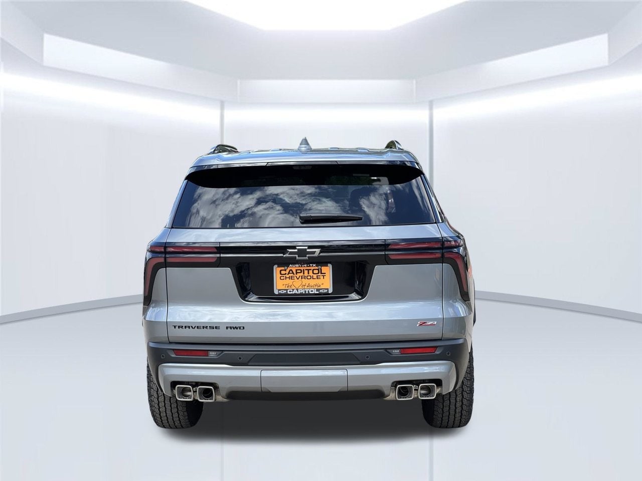 2027 Chevrolet Traverse Z71 SUV, photo 4