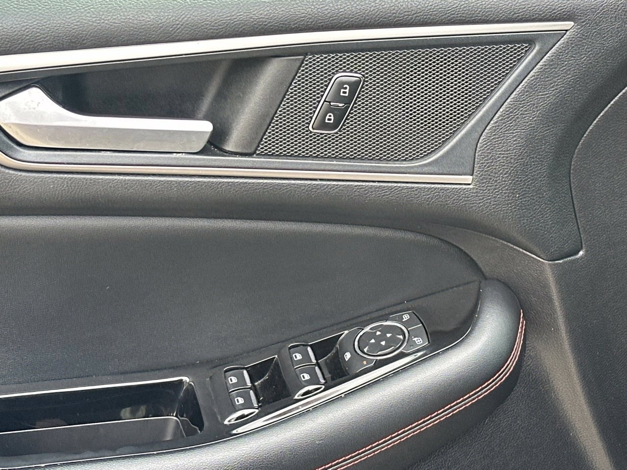 2020 Ford Edge ST Line - Photo 11