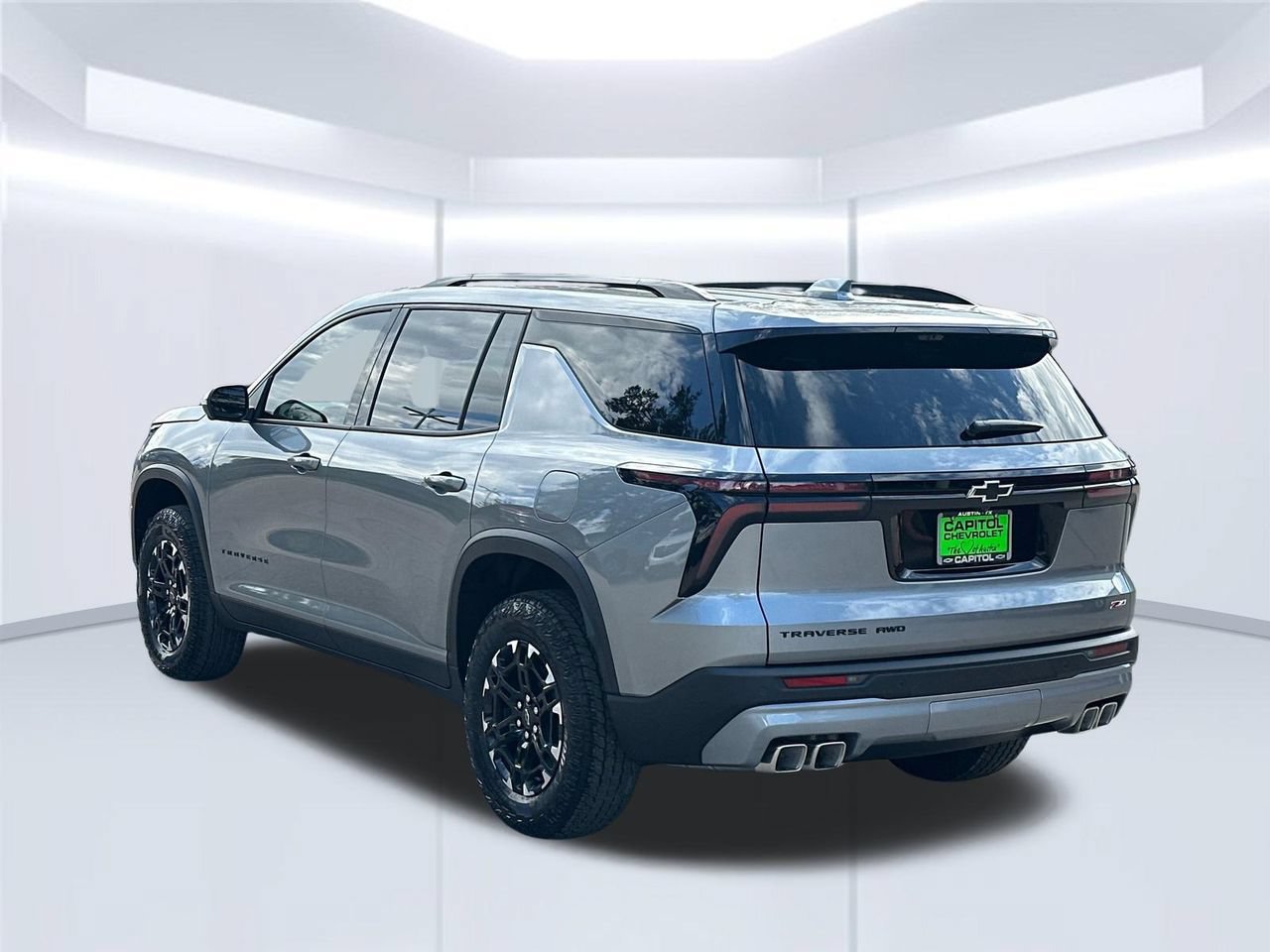 2027 Chevrolet Traverse Z71 SUV, photo 4
