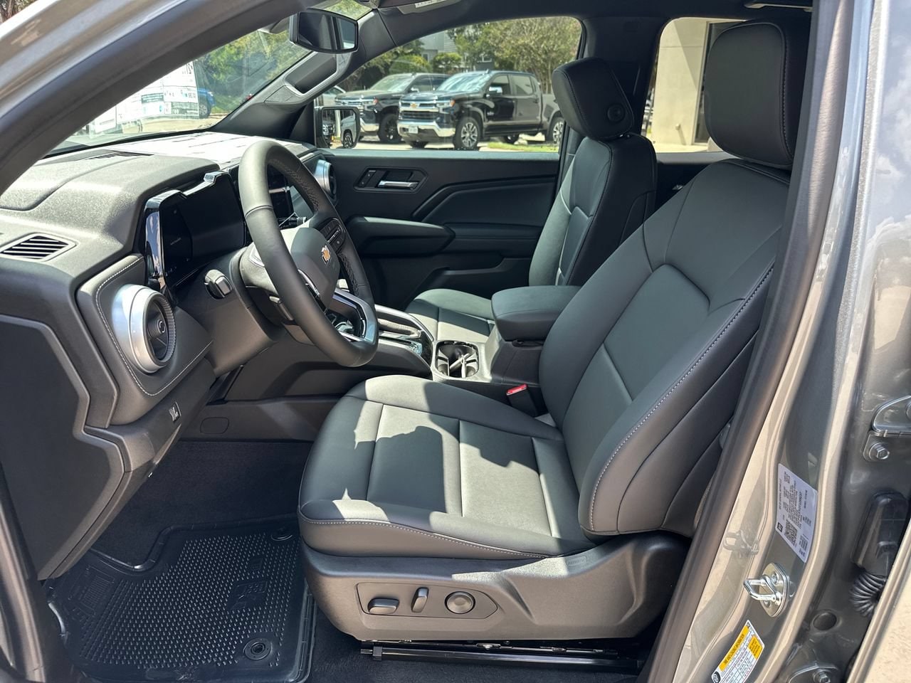 2026 Chevrolet Colorado LT - Photo 10