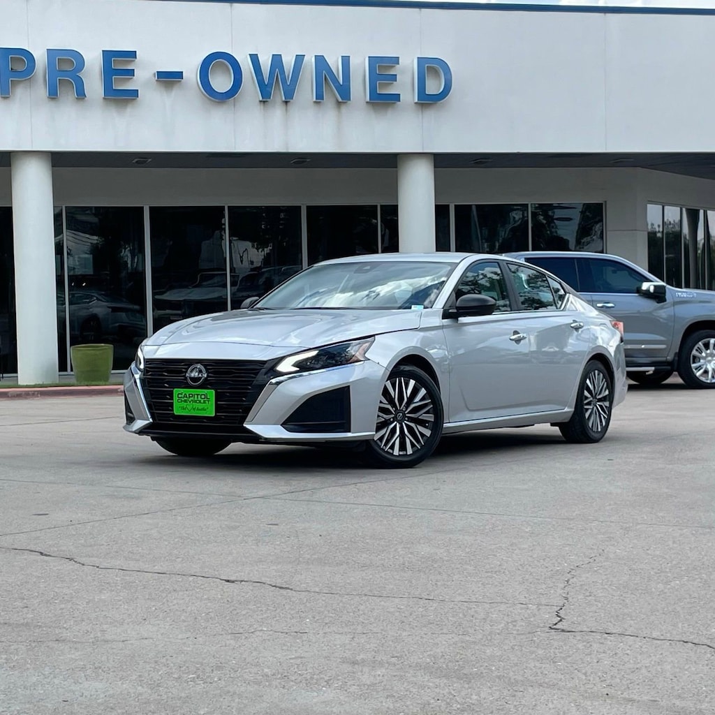 Used 2024 Nissan Altima 2.5 SV Sedan
