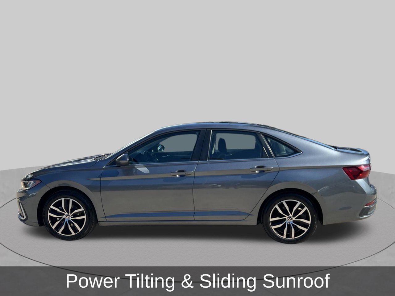 Used 2025 Volkswagen Jetta SE Sedan