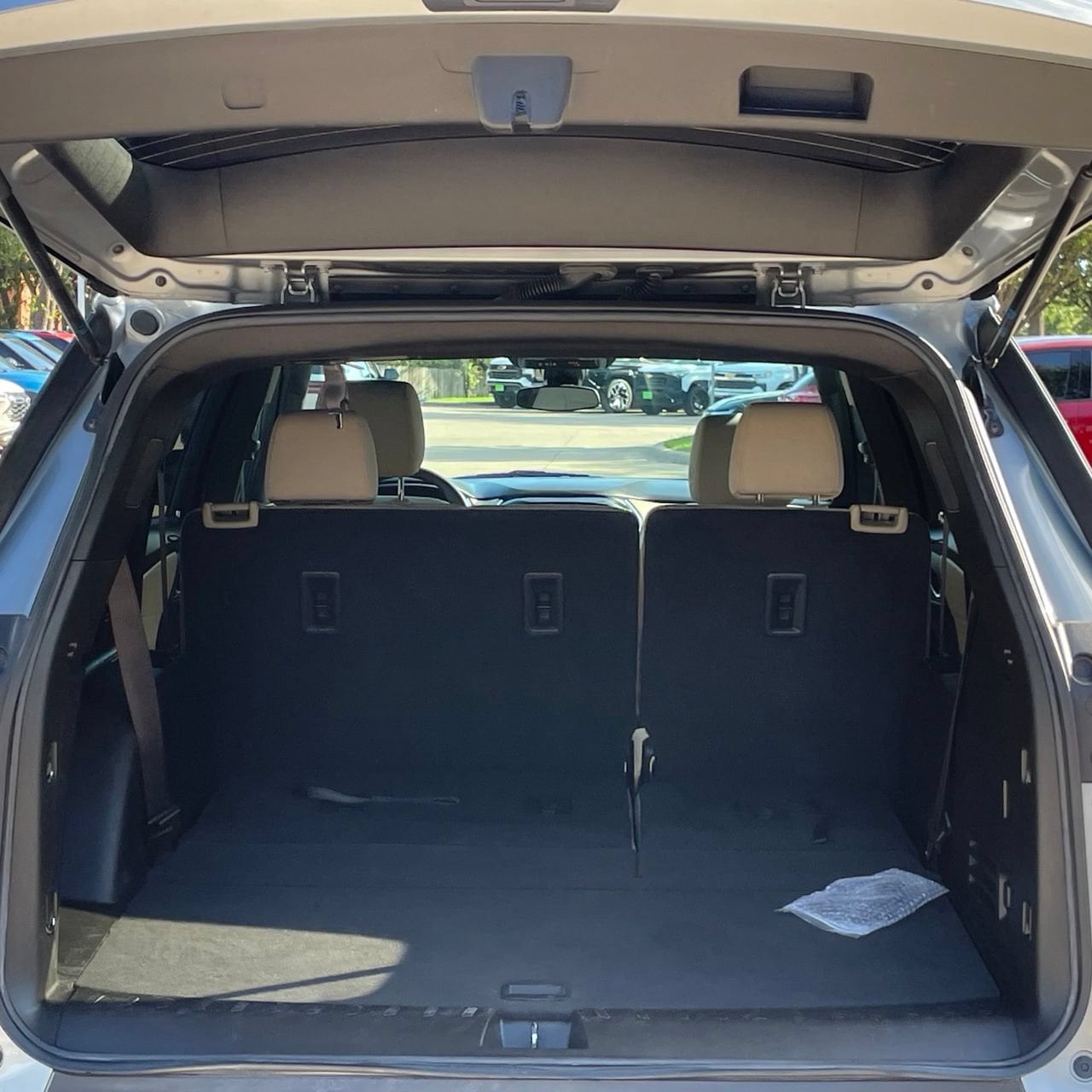 2023 Chevrolet Traverse LS - Photo 25