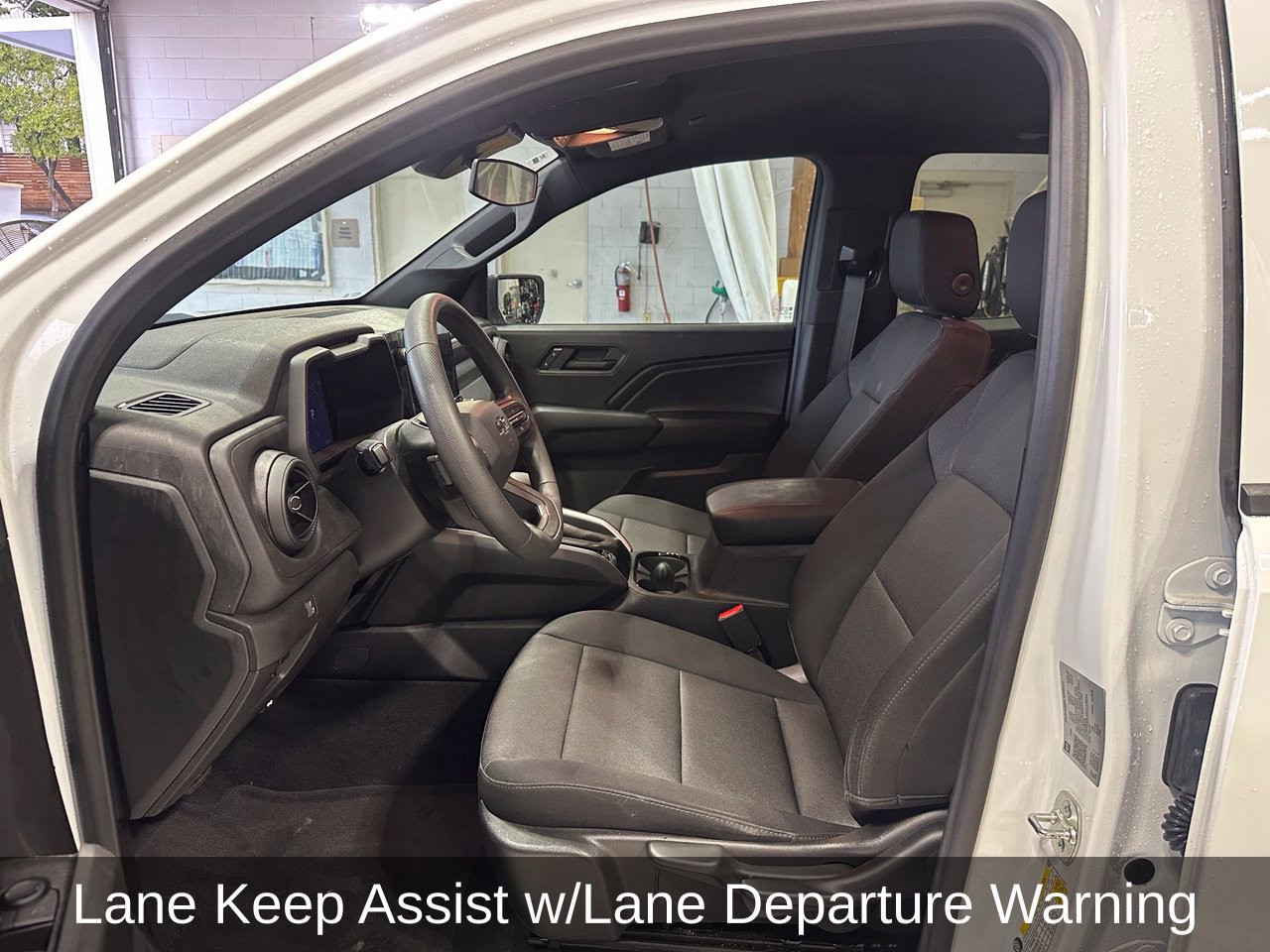 2025 Chevrolet Colorado Trail Boss - Photo 10