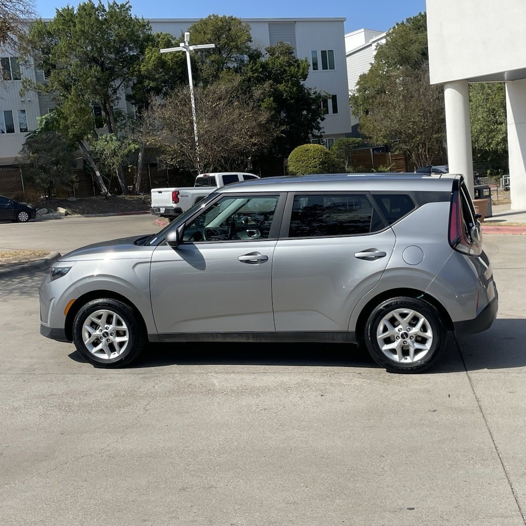 Used 2023 Kia Soul LX Hatchback