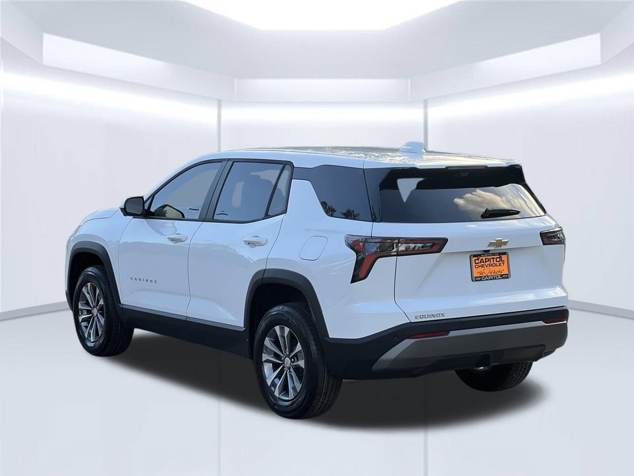2027 Chevrolet Equinox LT SUV, photo 4