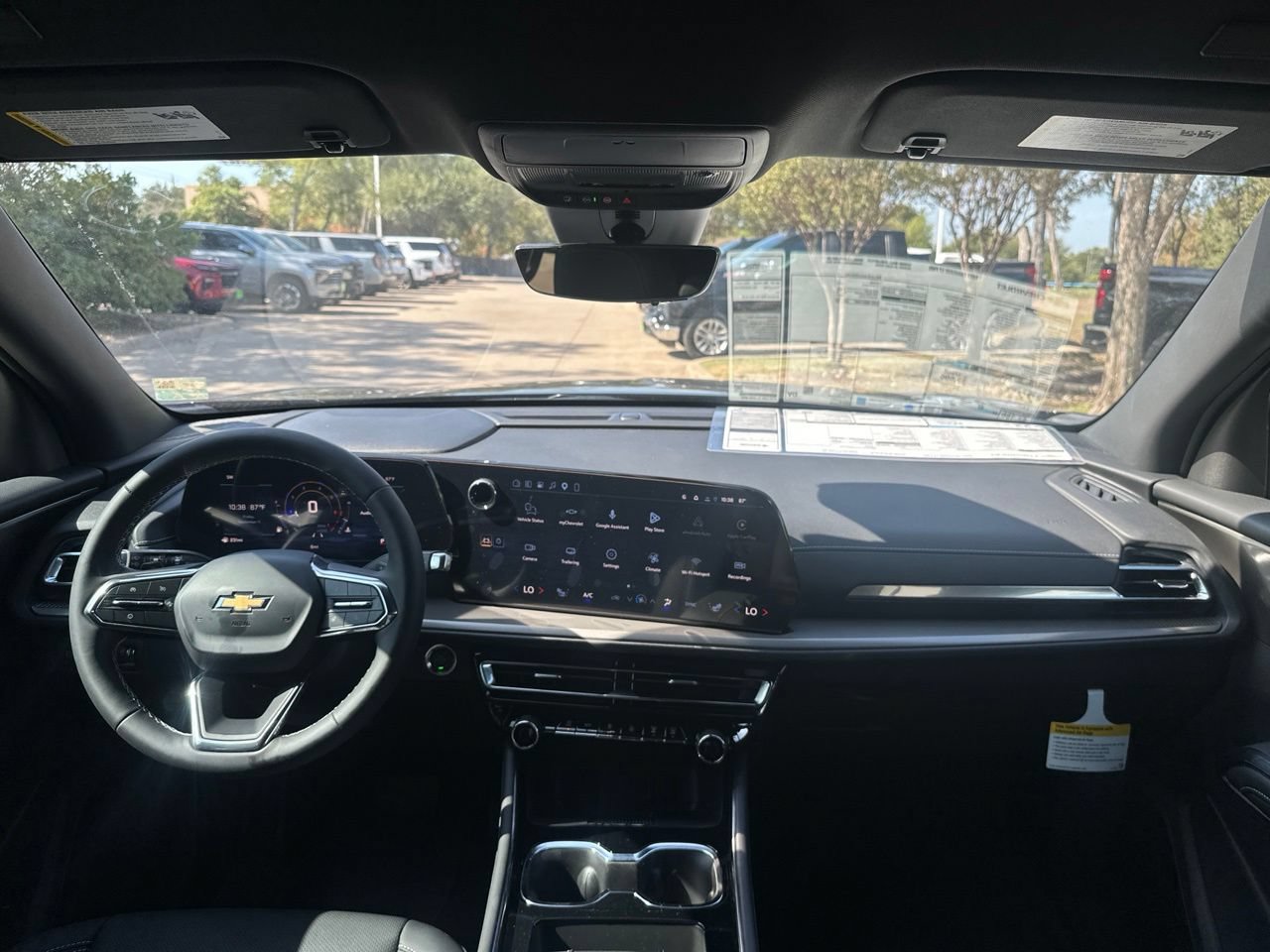 2027 Chevrolet Traverse LT, photo 13