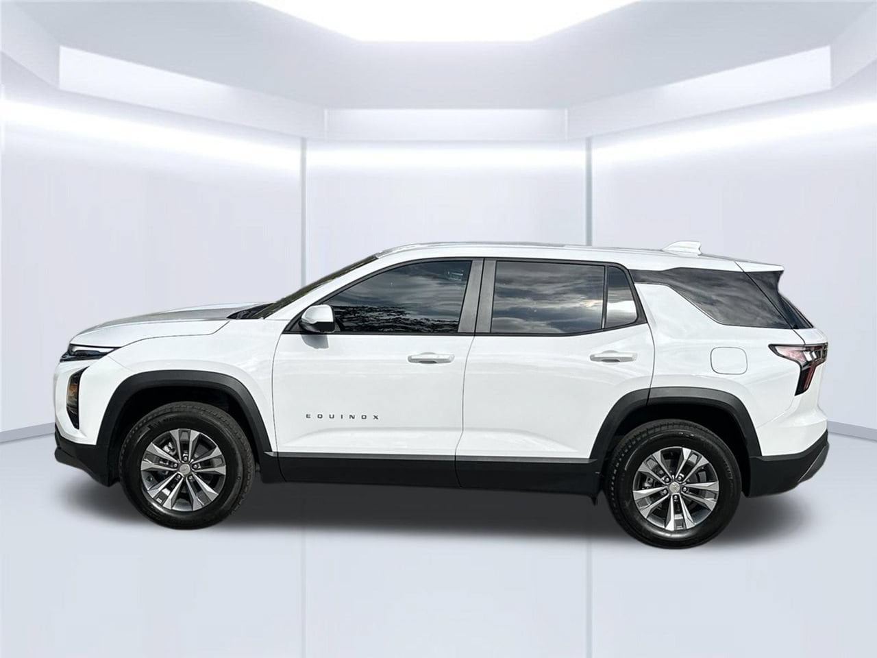 2027 Chevrolet Equinox LT SUV, photo 3