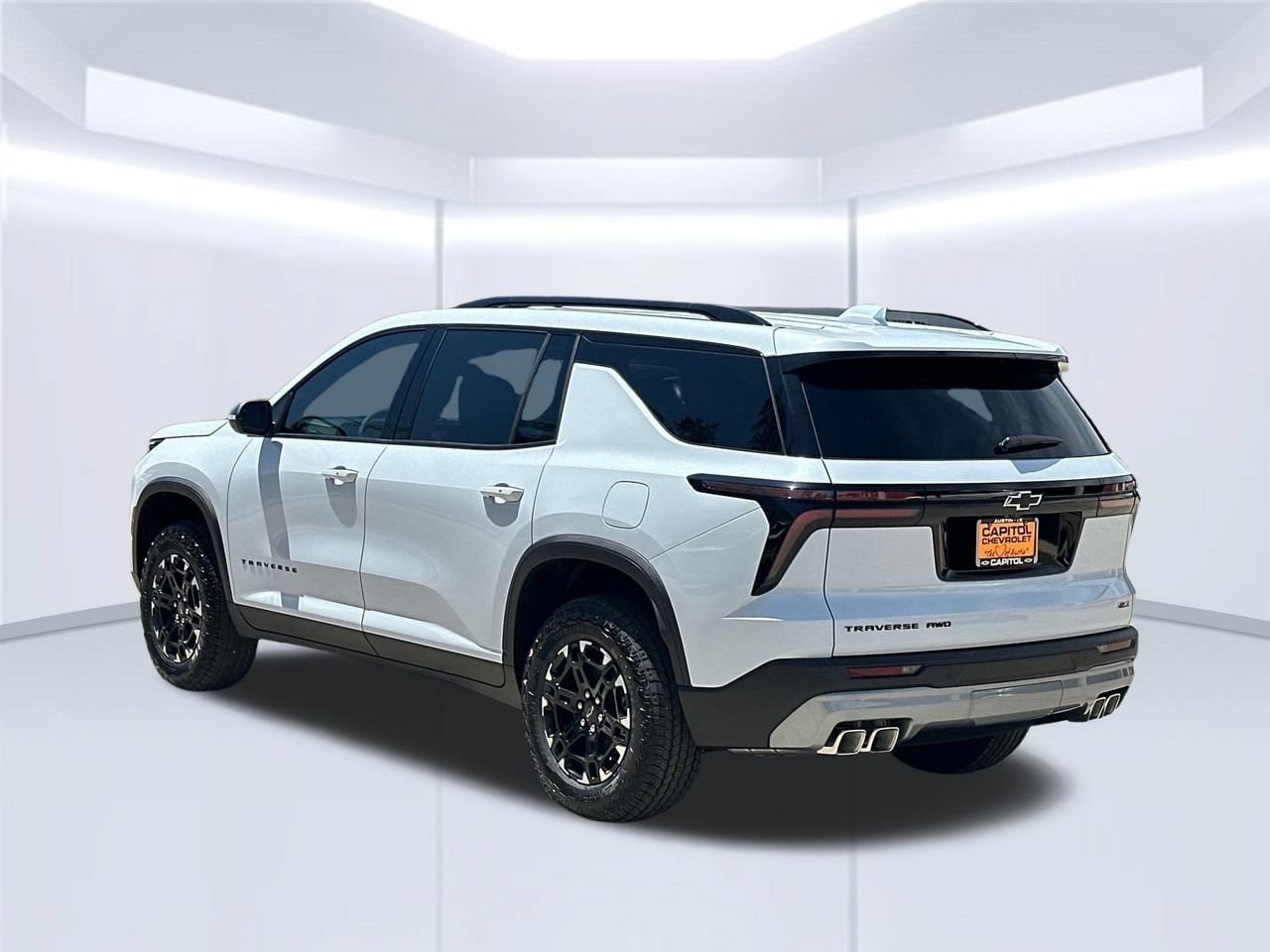 2027 Chevrolet Traverse Z71 SUV, photo 3