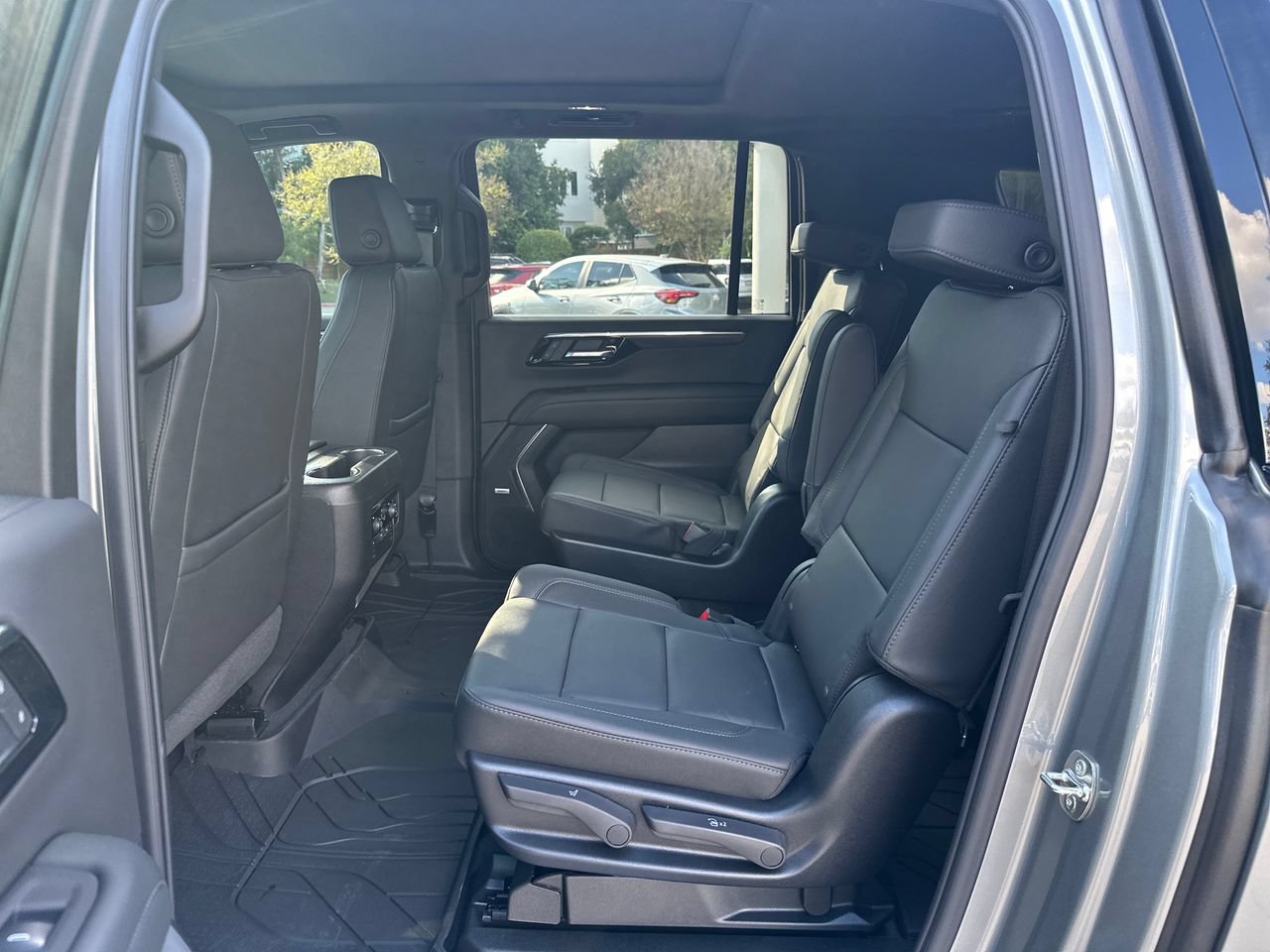 2026 Chevrolet Suburban Z71 SUV, photo 28