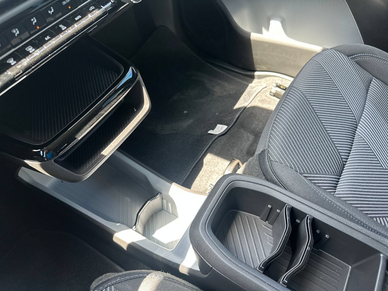 2027 Chevrolet Bolt LT - Photo 25