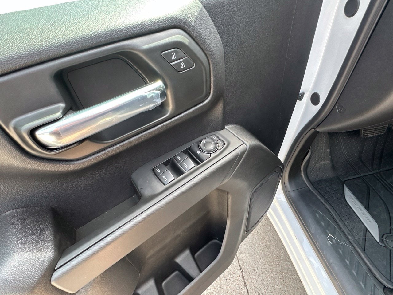 2026 Chevrolet Silverado 1500 Custom - Photo 11