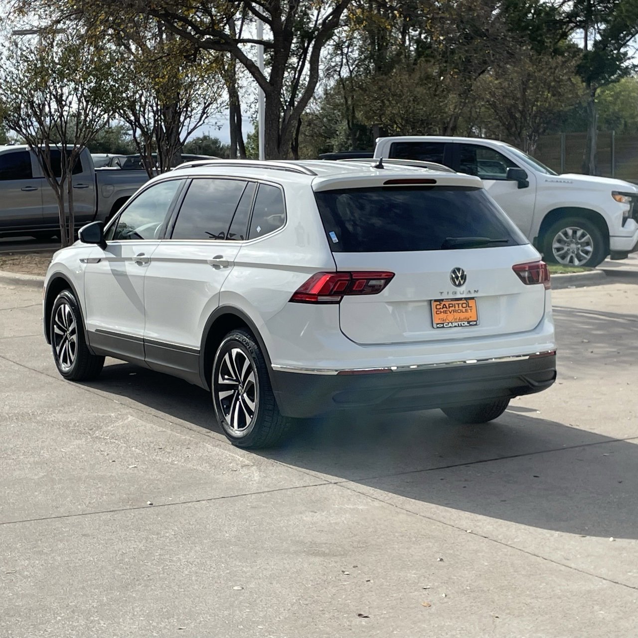 2024 Volkswagen Tiguan S photo 2