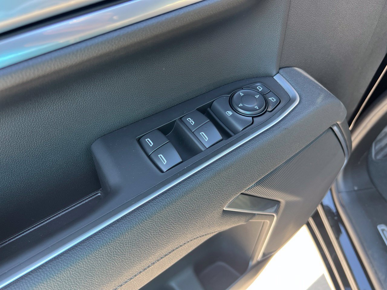 2026 Chevrolet Silverado 1500 LT - Photo 13