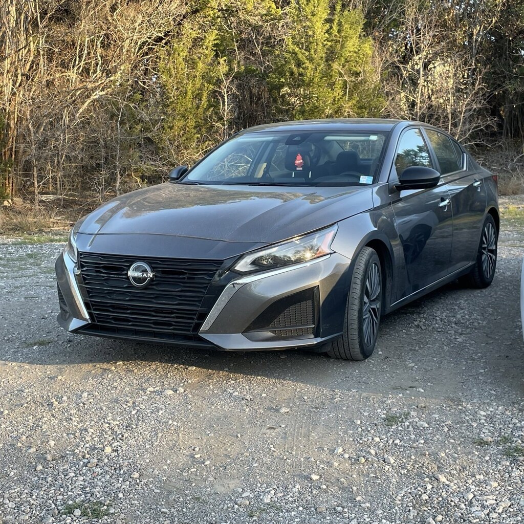 Used 2024 Nissan Altima 2.5 SV Sedan