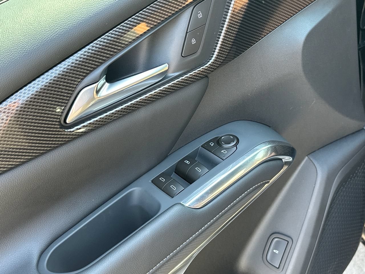 2027 Chevrolet Traverse Z71 - Photo 11