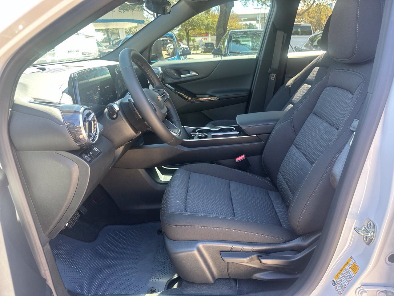 2027 Chevrolet Equinox LT, photo 10