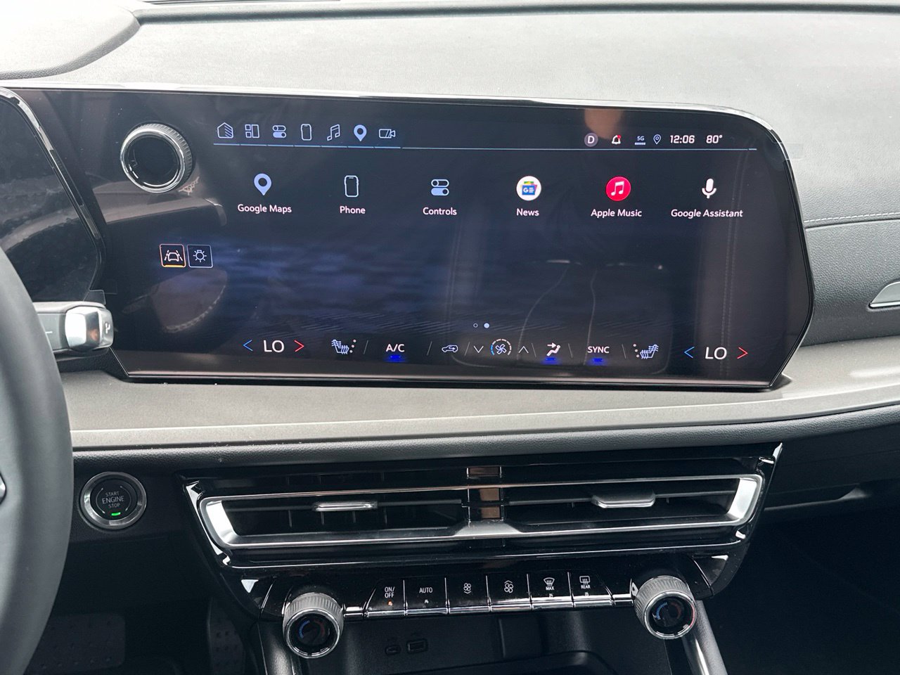 2027 Chevrolet Traverse LT - Photo 18