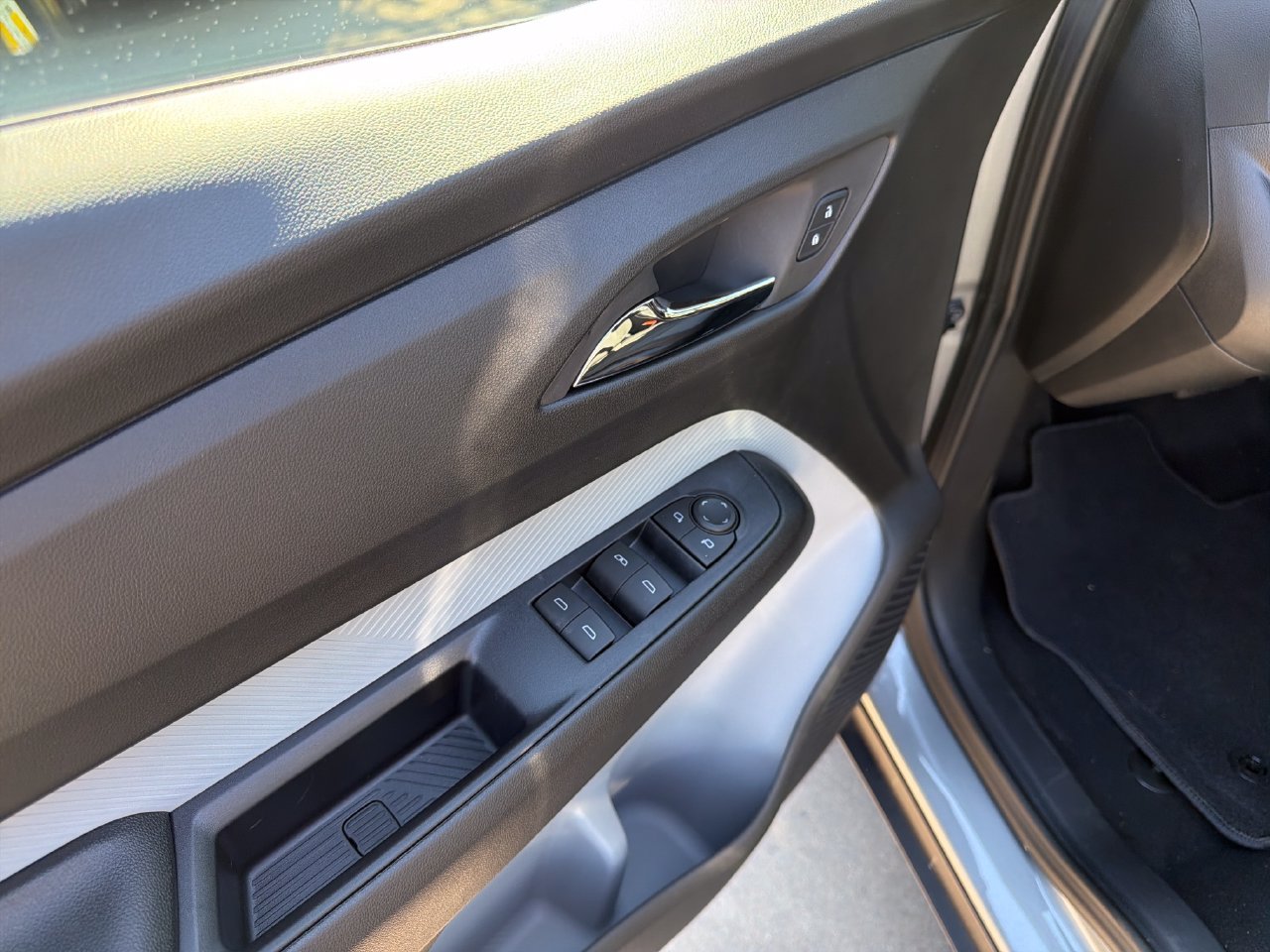 2027 Chevrolet Bolt LT SUV, photo 12