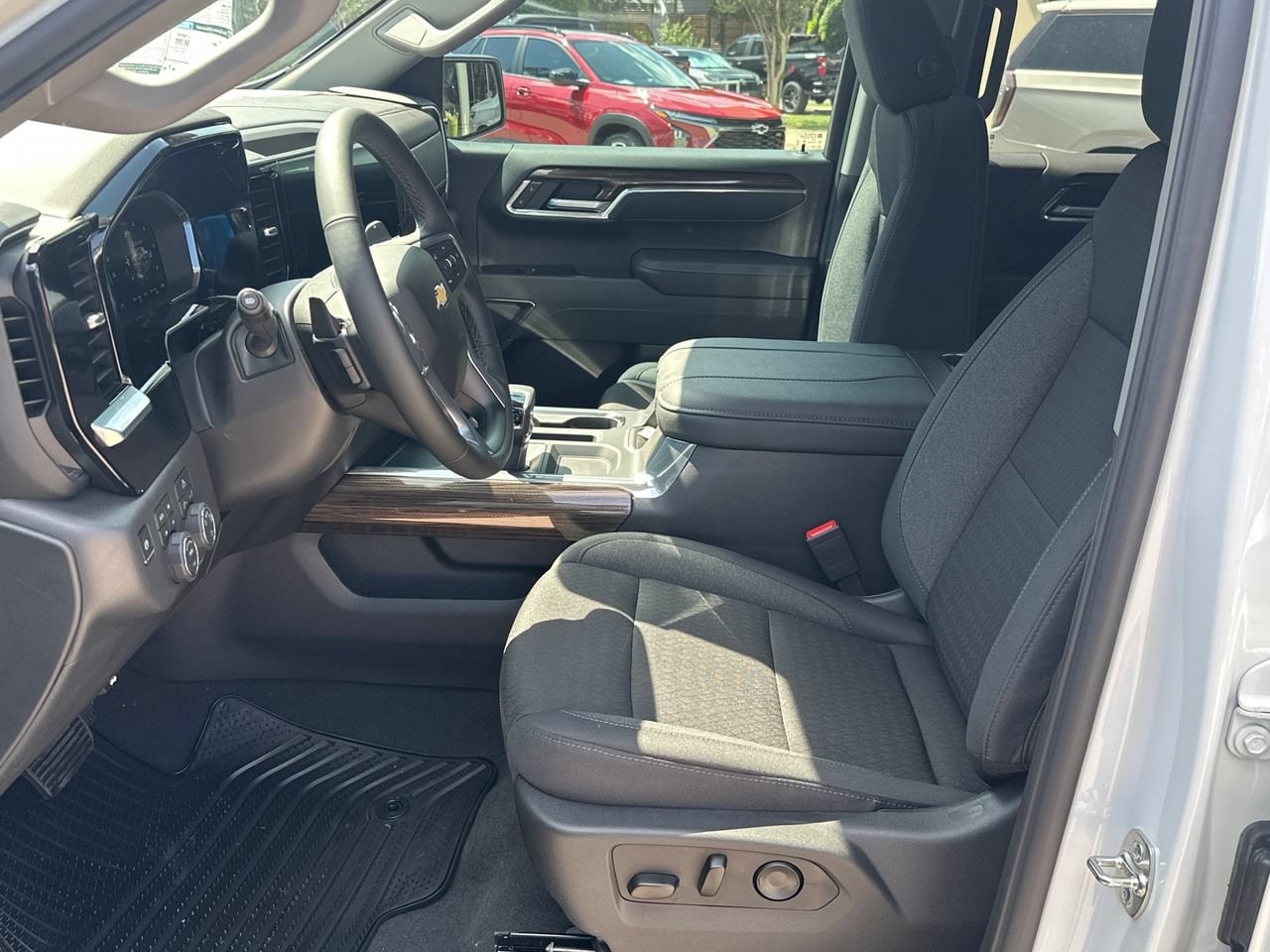 2026 Chevrolet Silverado 1500 LT - Photo 10