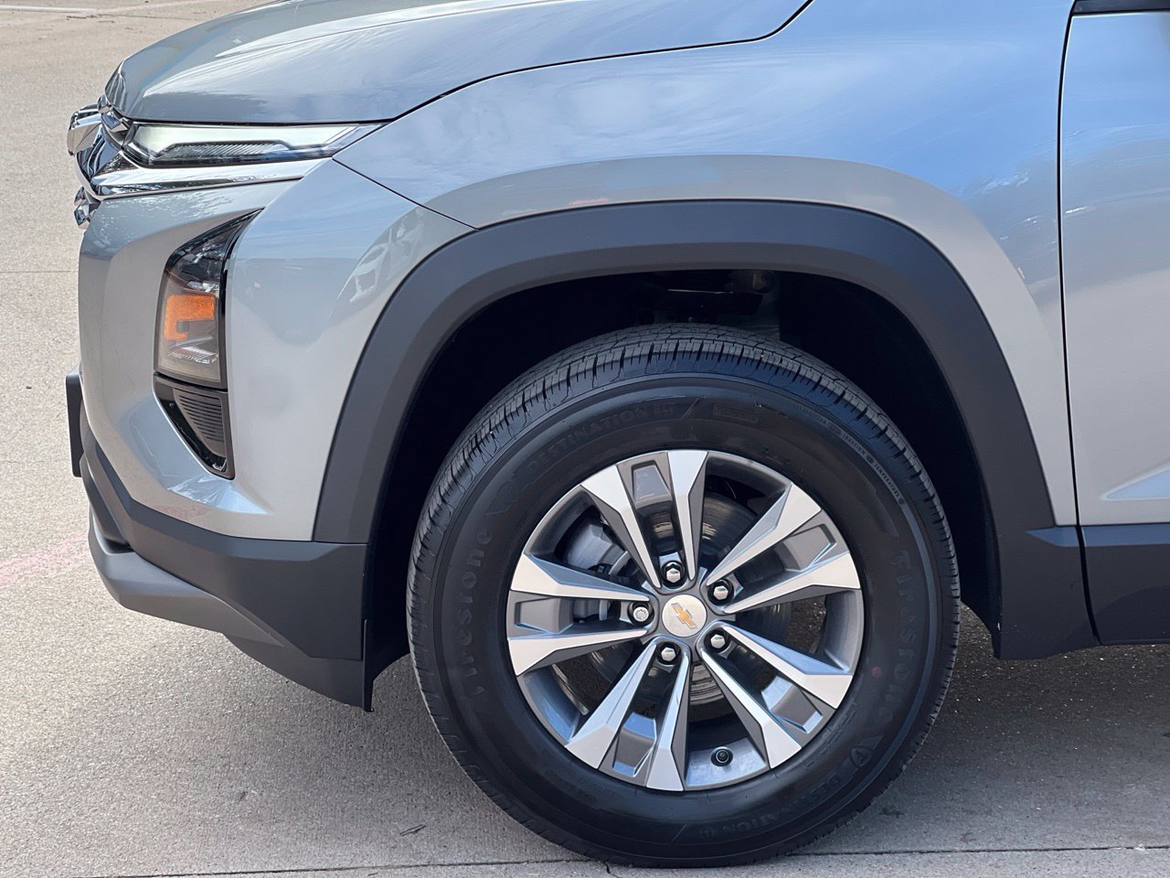 2027 Chevrolet Equinox LT - Photo 25