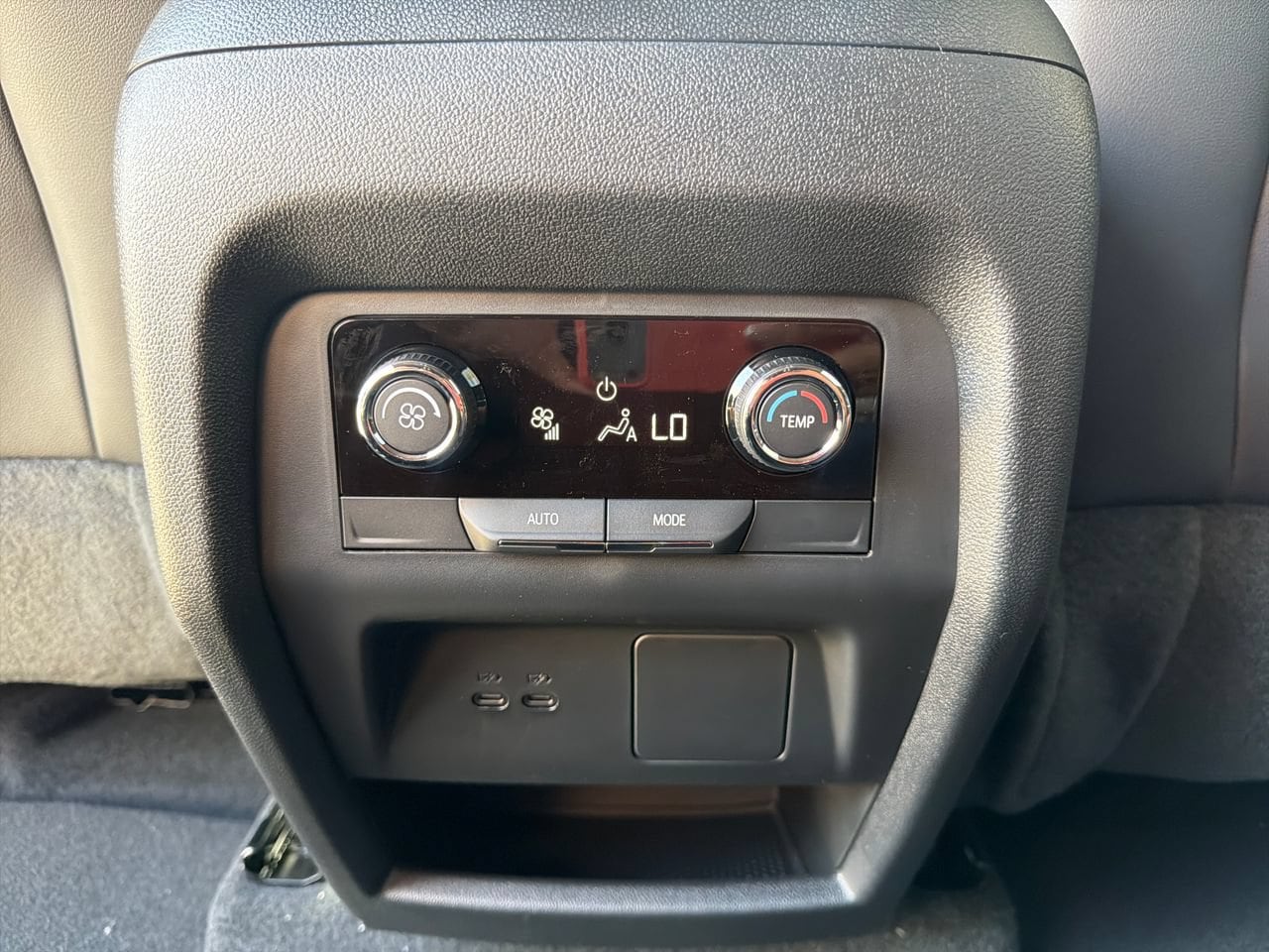 2027 Chevrolet Traverse Z71, photo 26