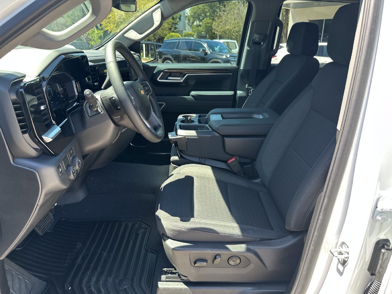 2026 Chevrolet Silverado 1500 LT - Photo 10