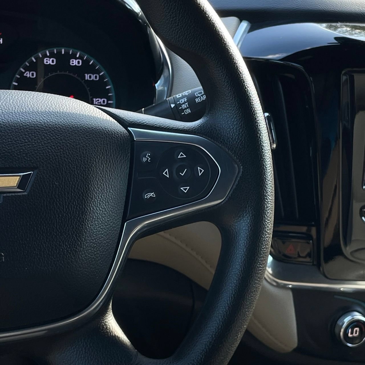 2023 Chevrolet Traverse LS - Photo 14