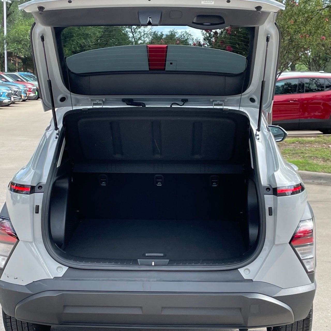 2025 Hyundai Kona SEL - Photo 25