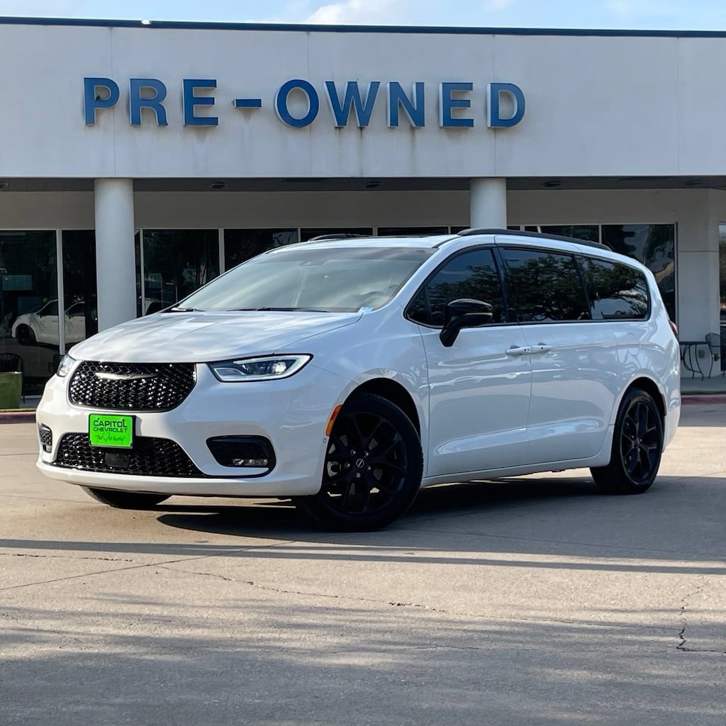 Used 2026 Chrysler Pacifica Limited Van Passenger Van