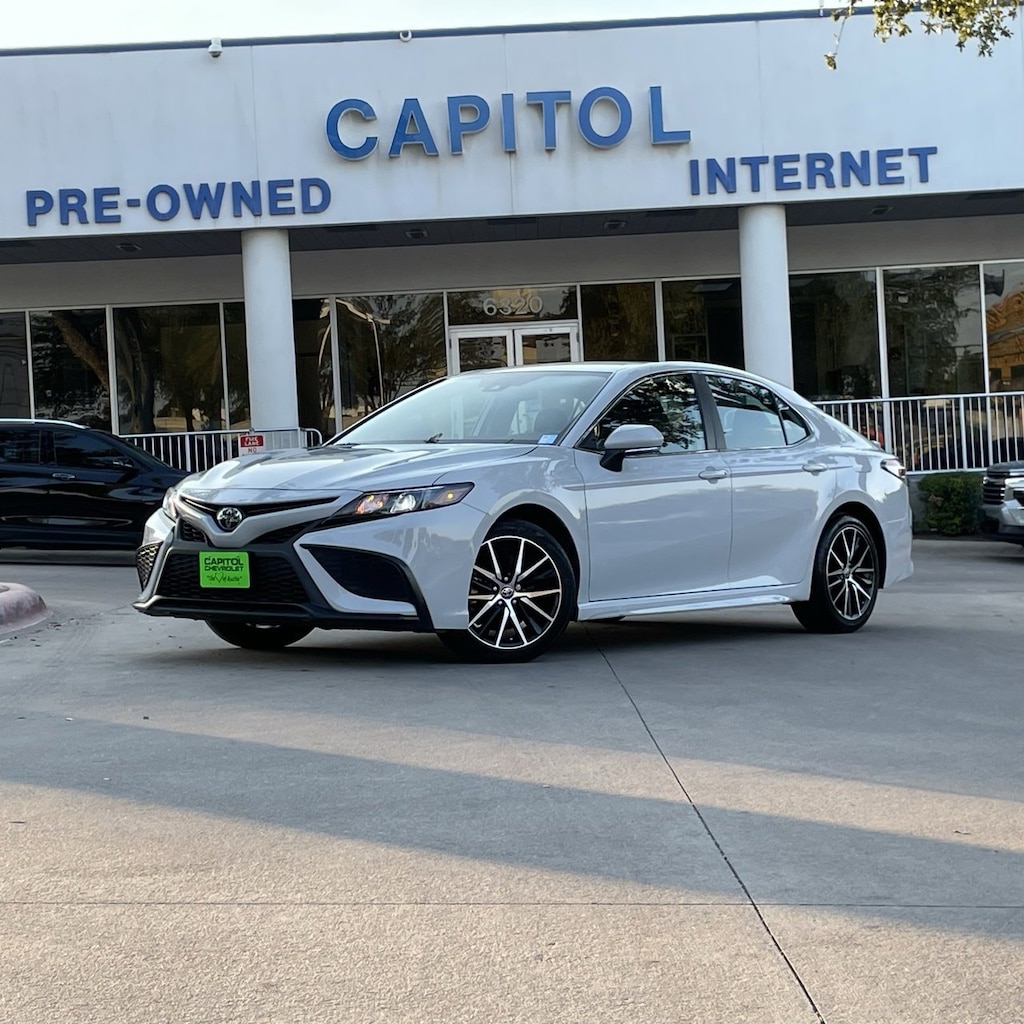 Used 2023 Toyota Camry SE Sedan