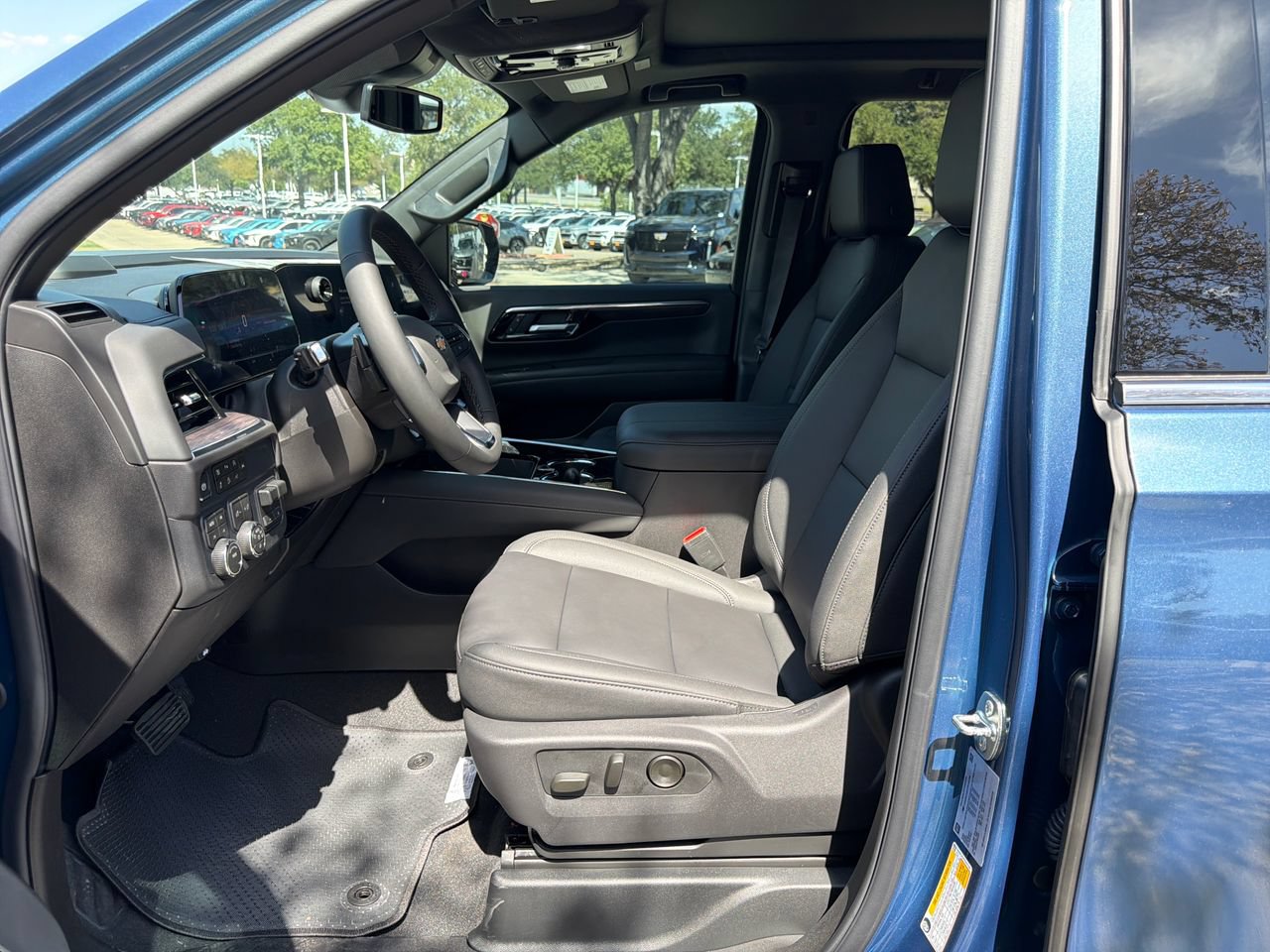 2026 Chevrolet Suburban LT SUV, photo 9