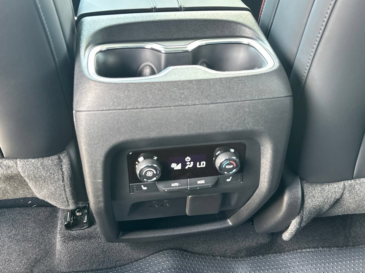 2027 Chevrolet Traverse RS, photo 25
