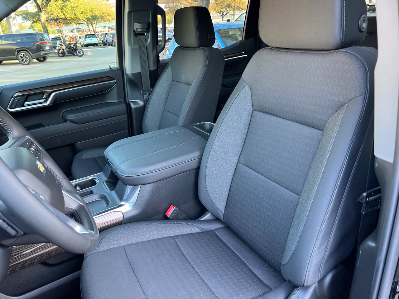 2026 Chevrolet Silverado 1500 LT - Photo 10