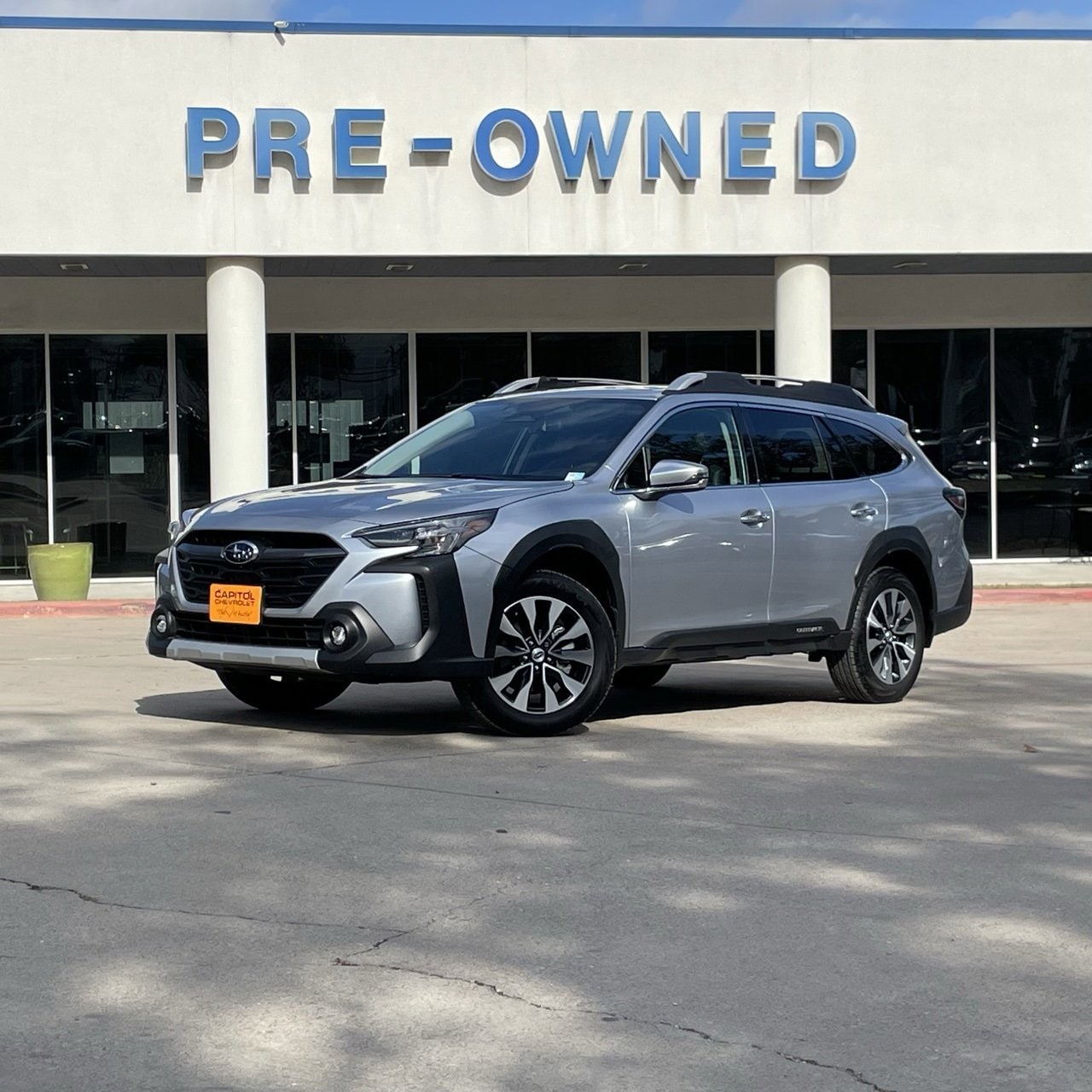 2025 Subaru Outback Touring's photo