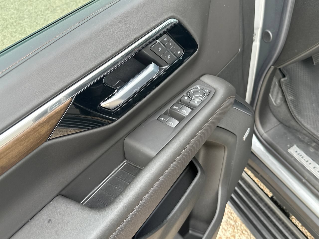 2026 Chevrolet Suburban High Country SUV, photo 13