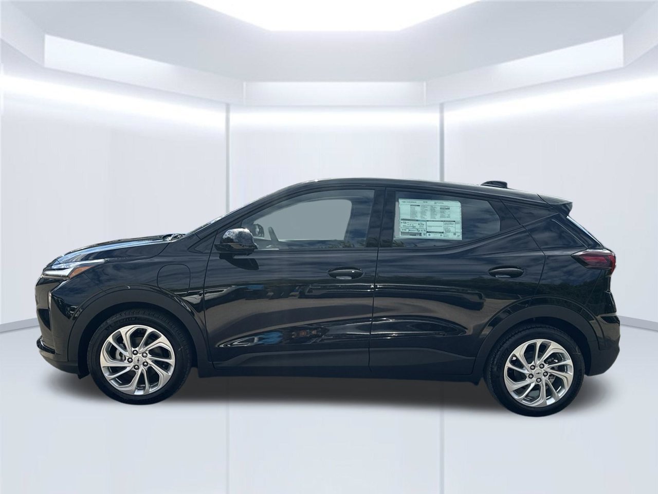 2027 Chevrolet Bolt LT SUV, photo 3