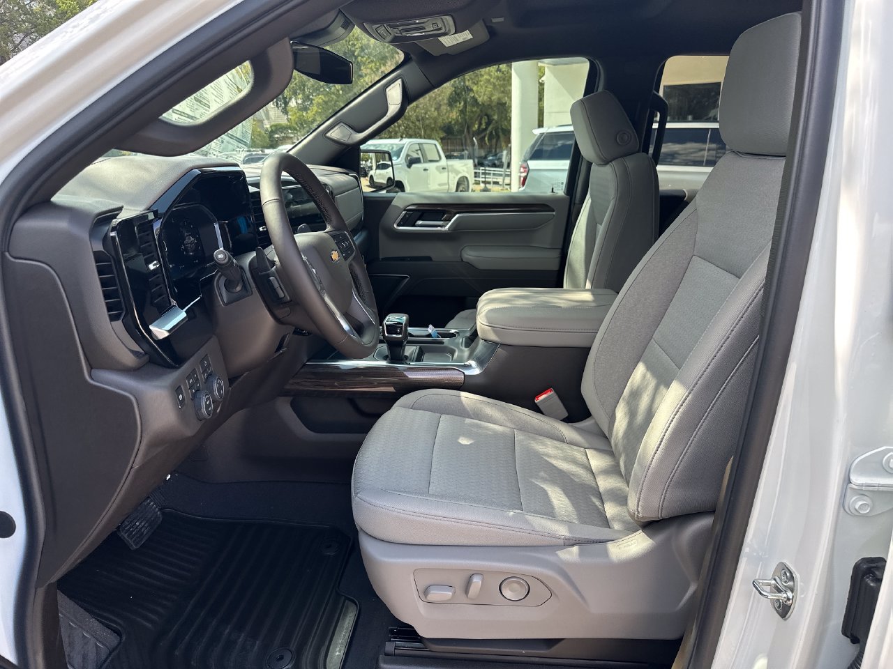 2026 Chevrolet Silverado 1500 LT - Photo 13