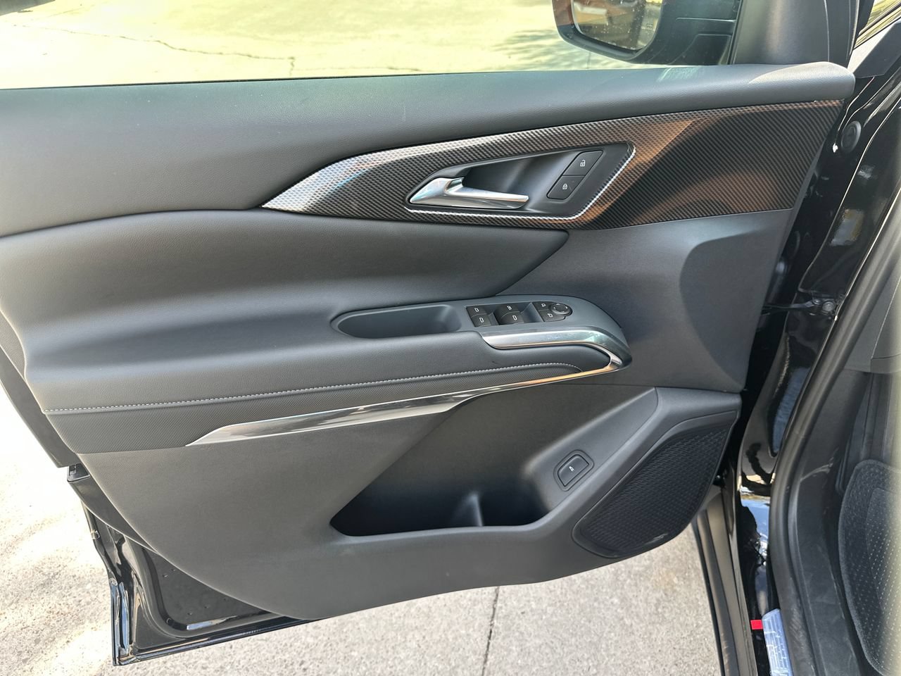 2027 Chevrolet Traverse Z71 - Photo 11