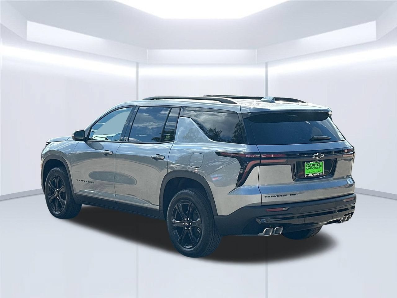 2027 Chevrolet Traverse LT SUV, photo 3