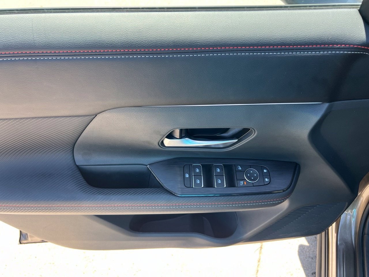 2025 Nissan Kicks SR AWD - Photo 11