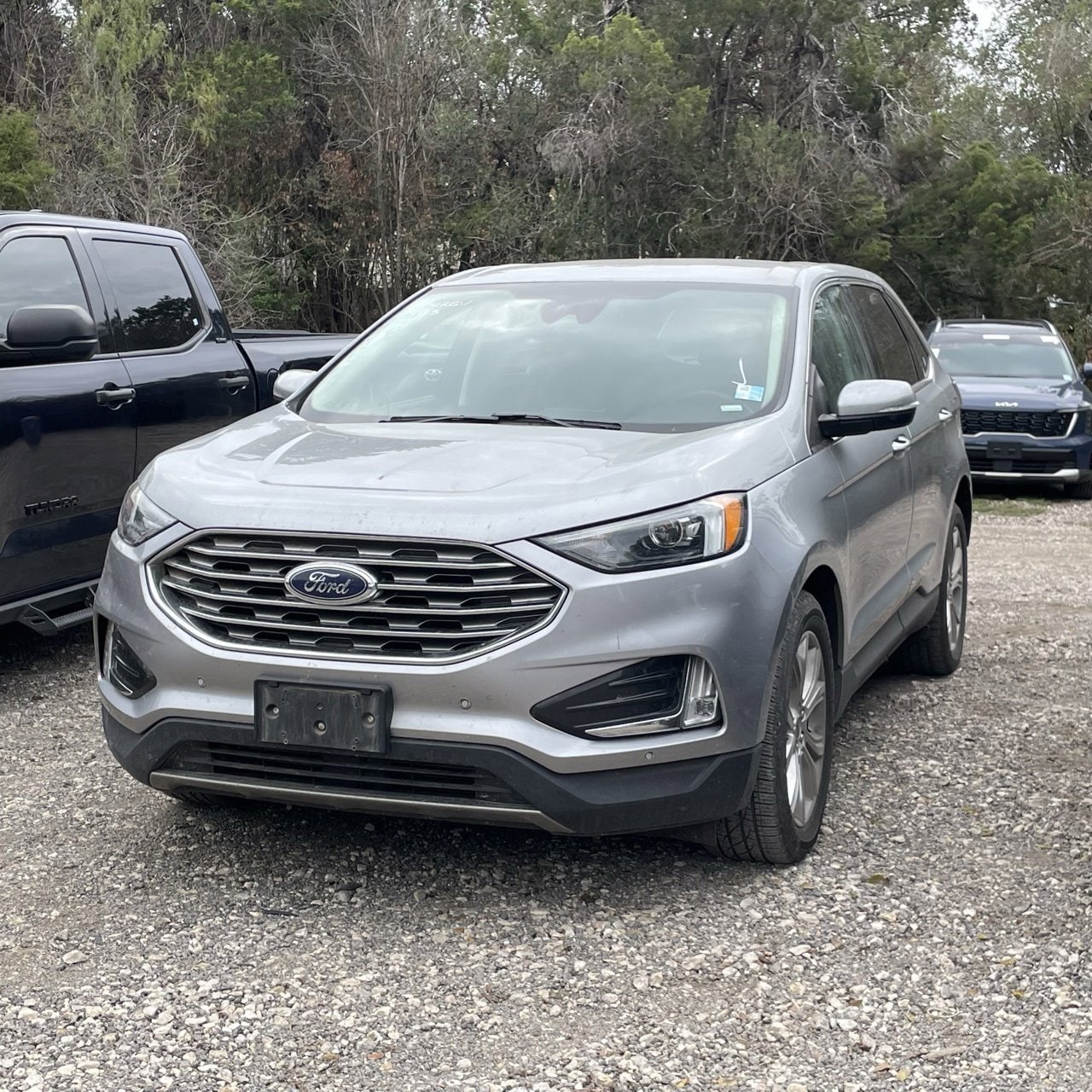2022 Ford Edge Titanium's photo