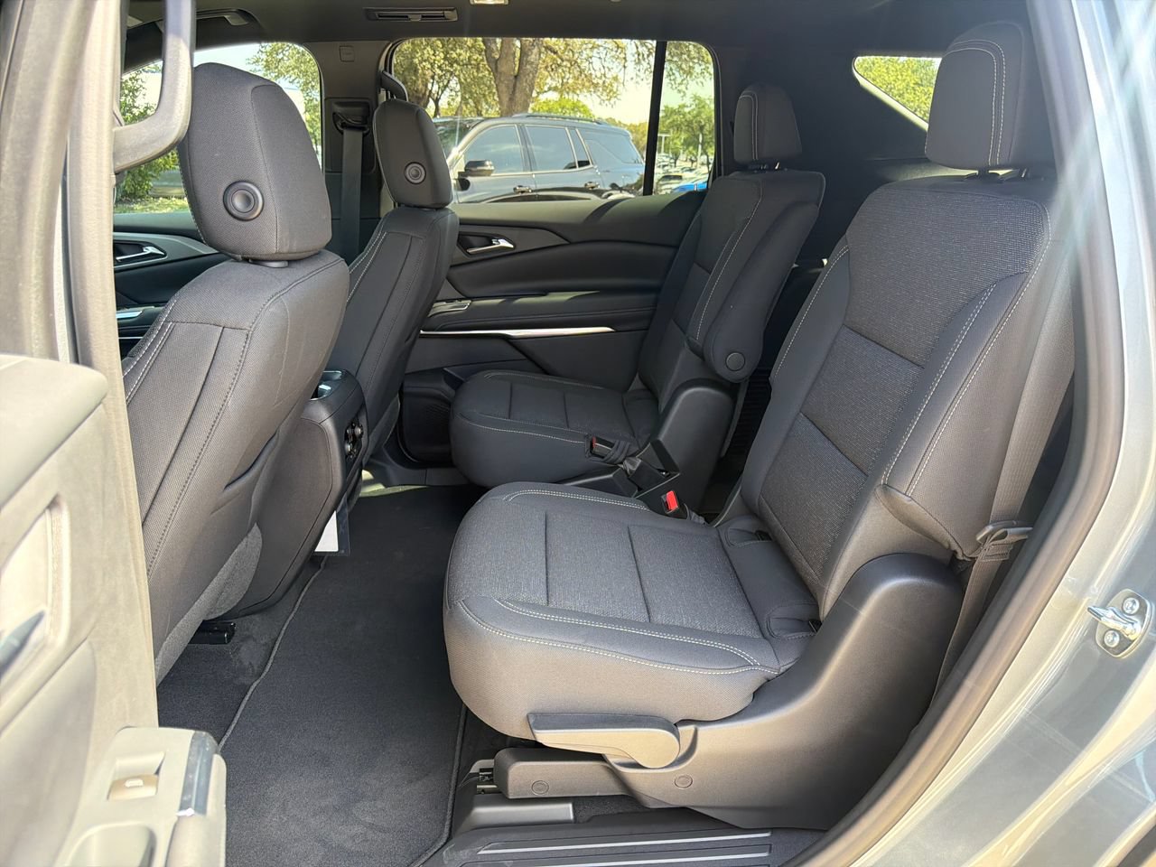 2027 Chevrolet Traverse LT - Photo 25