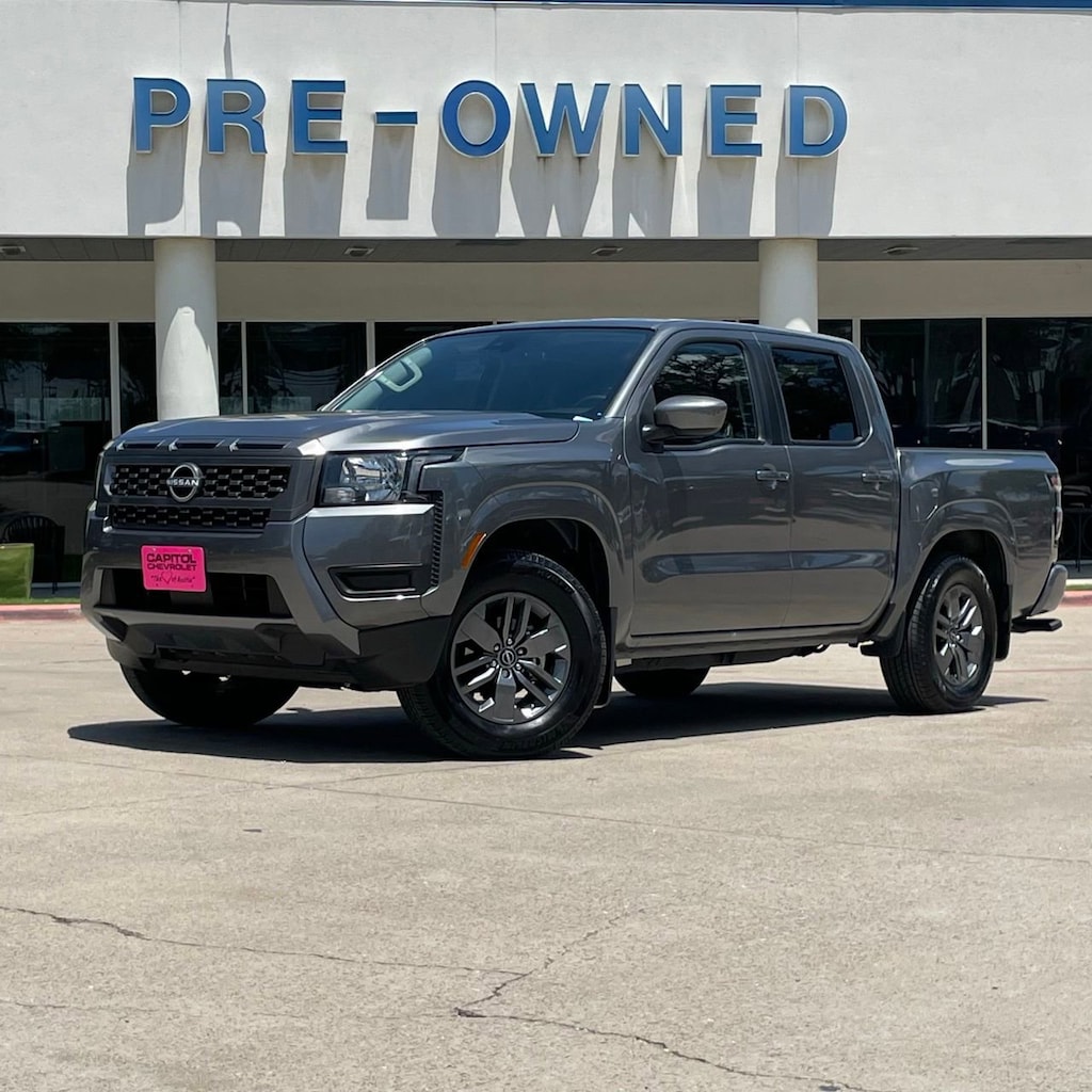 Used 2025 Nissan Frontier Crew Cab SV 4x2 Truck Crew Cab