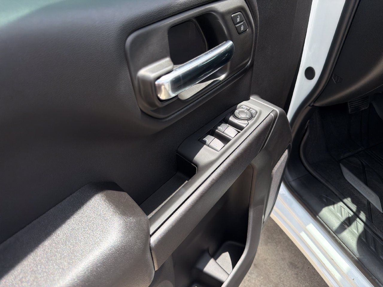 2026 Chevrolet Silverado 1500 Custom - Photo 12