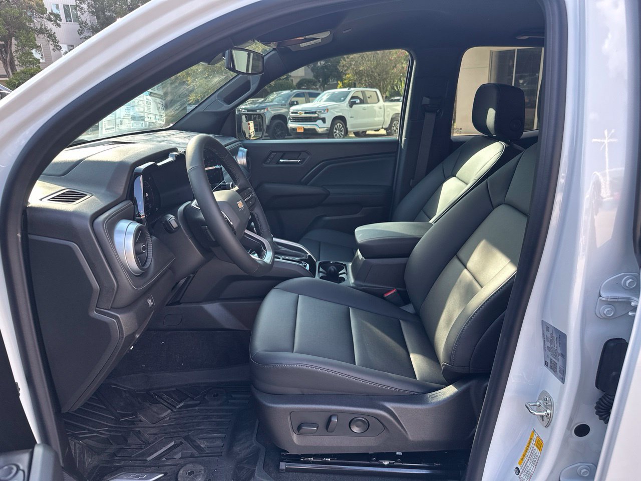 2026 Chevrolet Colorado LT - Photo 10