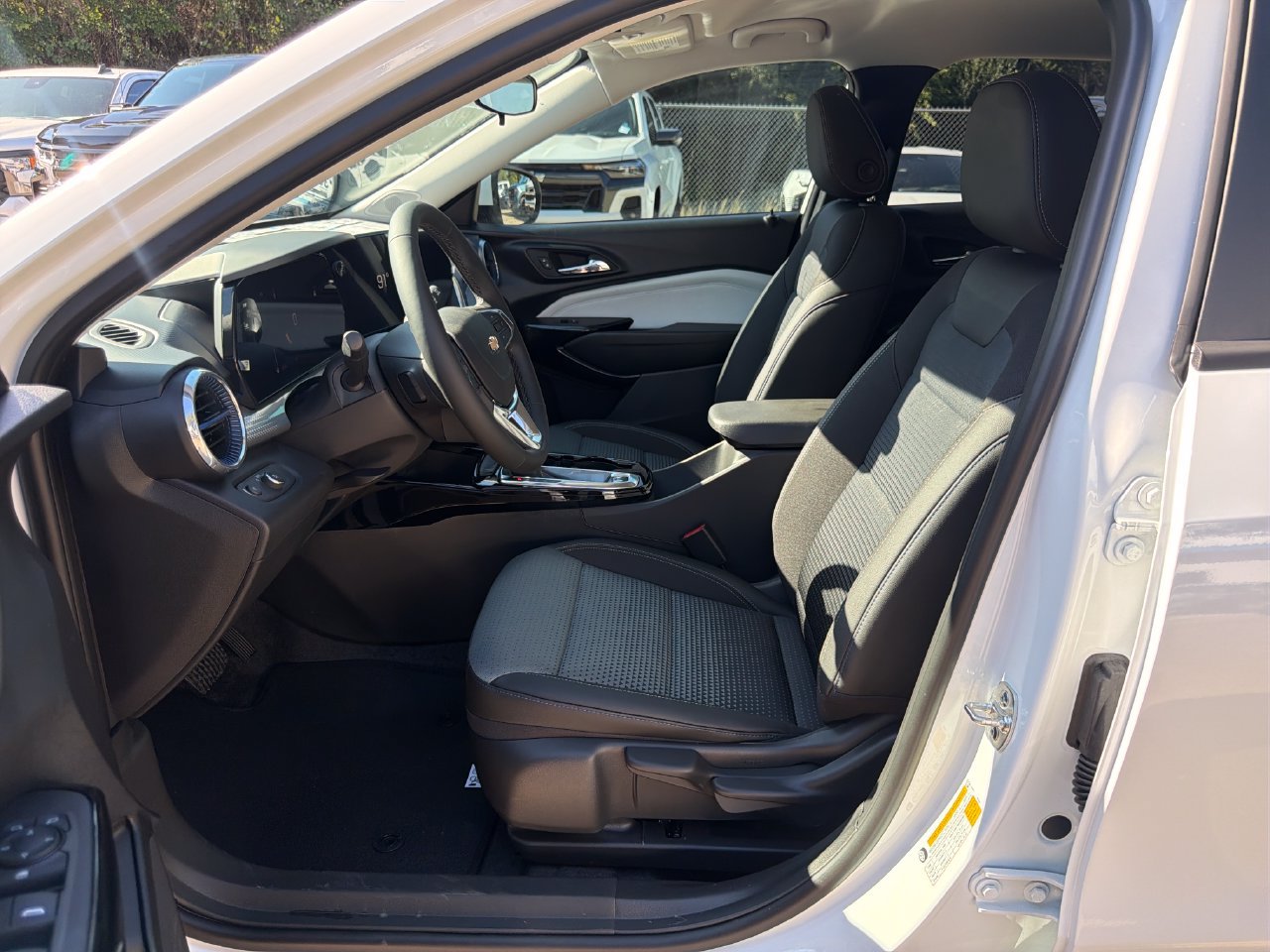 2026 Chevrolet Trax LT - Photo 9